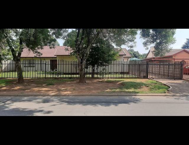 4 BEDROOM FREESTANDING FOR SALE IN ESTHER PARK